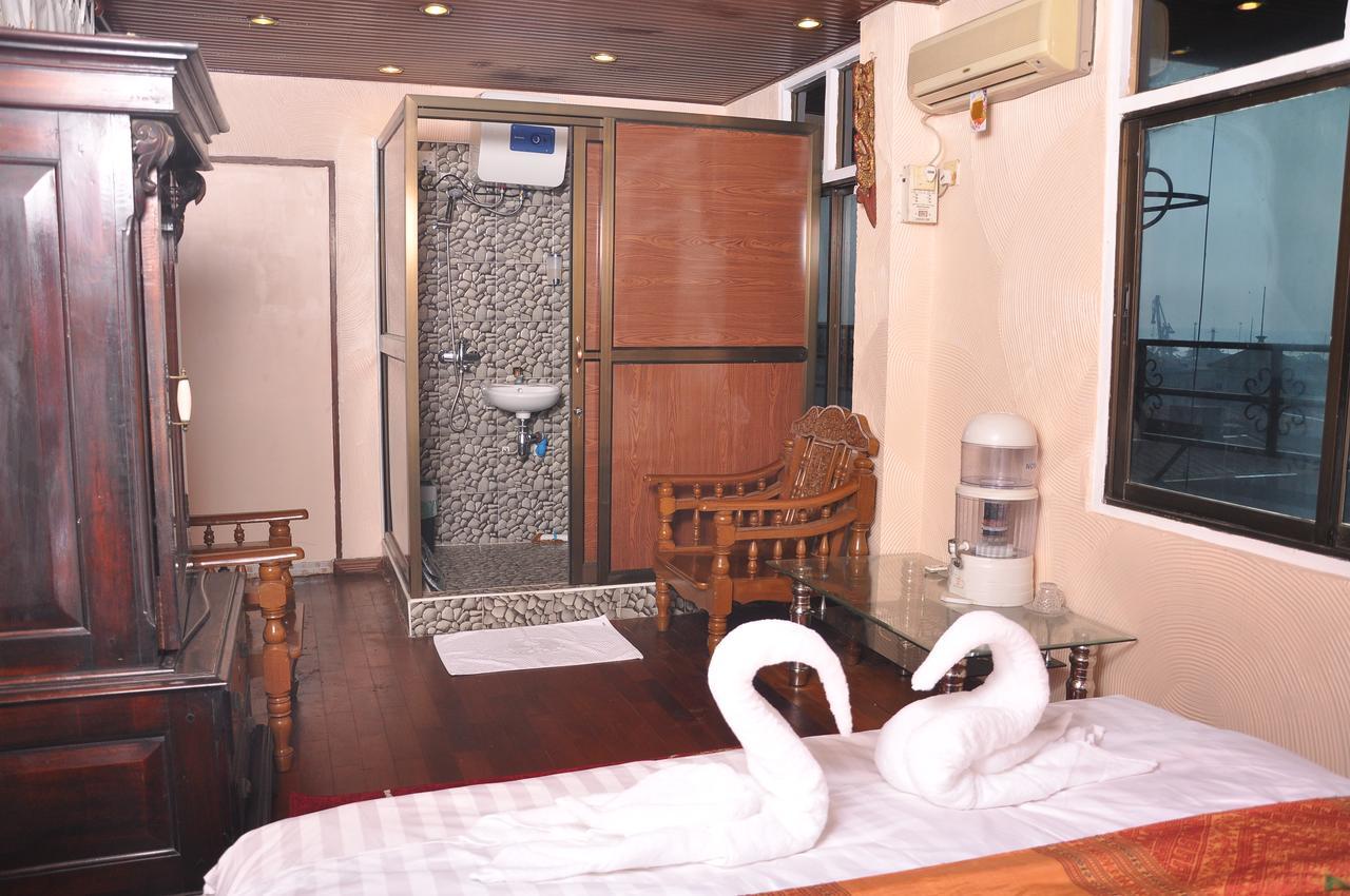 Asian Bliss Myanmar Hostel Янгон Экстерьер фото