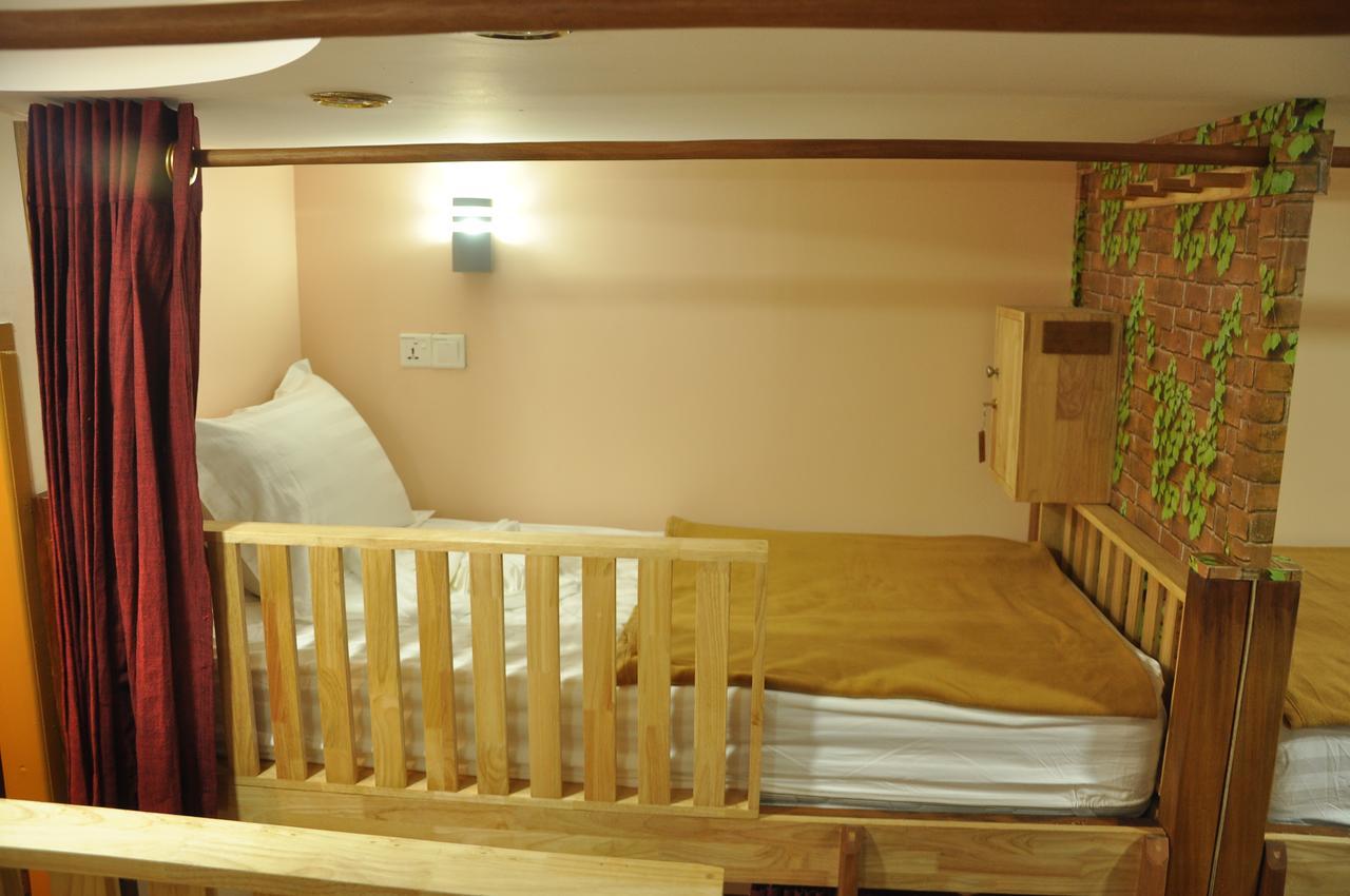 Asian Bliss Myanmar Hostel Янгон Экстерьер фото